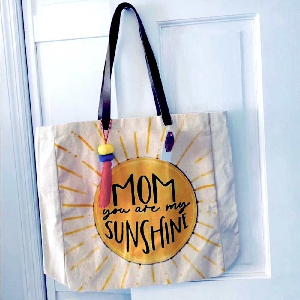 TOTE for mom. Roomy, Foldable, Reusable, NWT